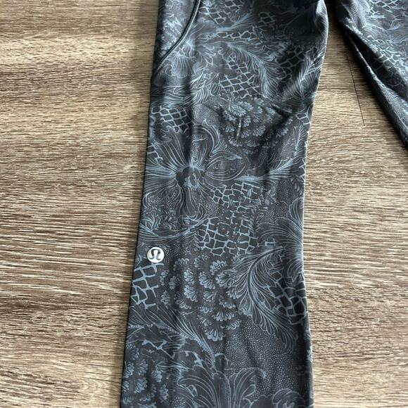 Lululemon Run On Tight 25" Nouveau Mach Blue Black Size 6 High Rise Leggings EUC - Picture 15 of 16